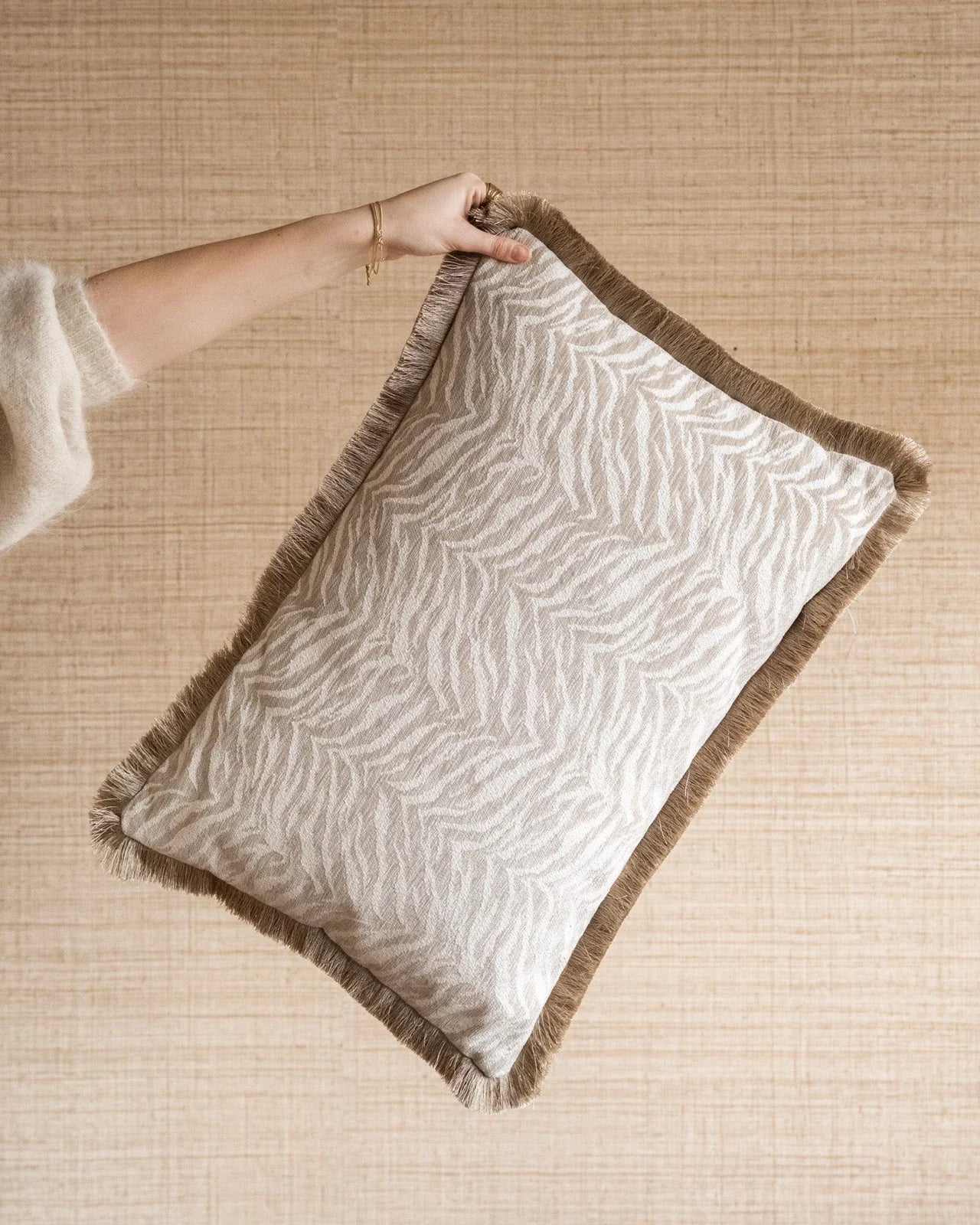 CUSHION TIGRA BEIGE