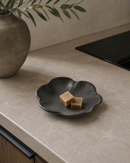 Livia Schelp Plateau Zwart